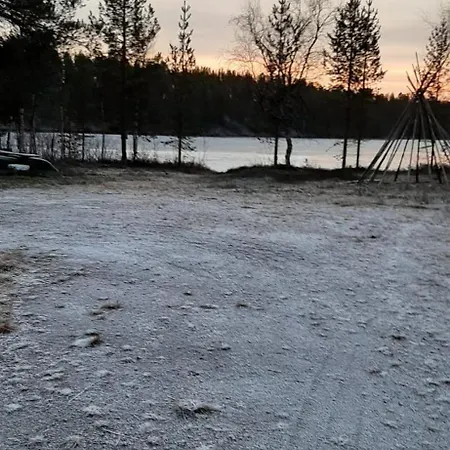 Rustic Old Lakeside At * Sevettijärvi